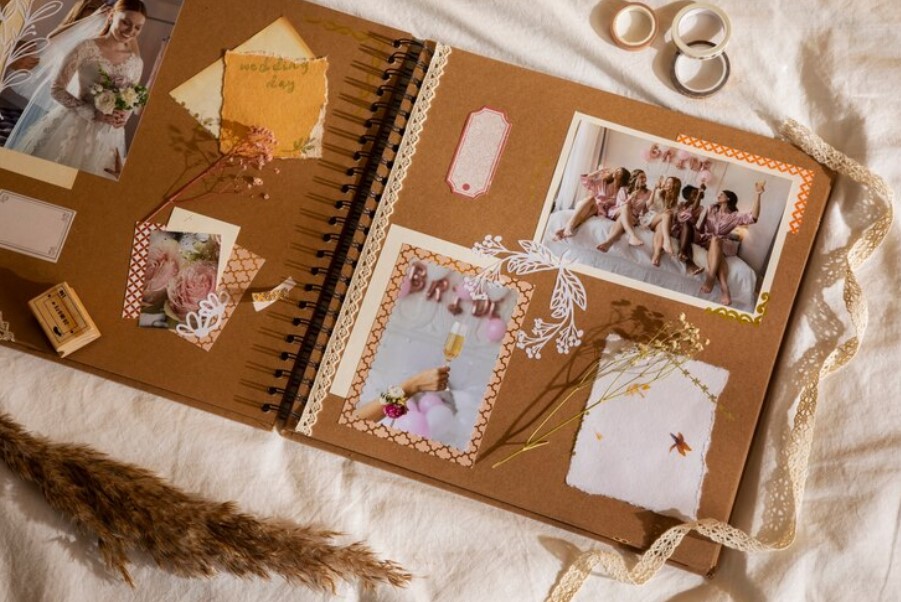 Membuat Scrapbook Digital Mengabadikan Kenangan Keluarga