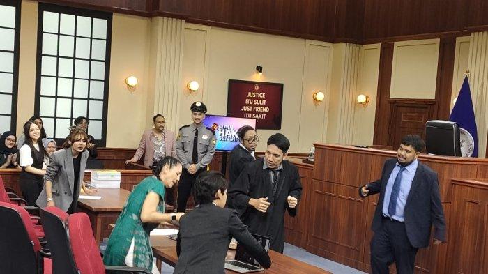 Main hakim sendiri realty show keluarga